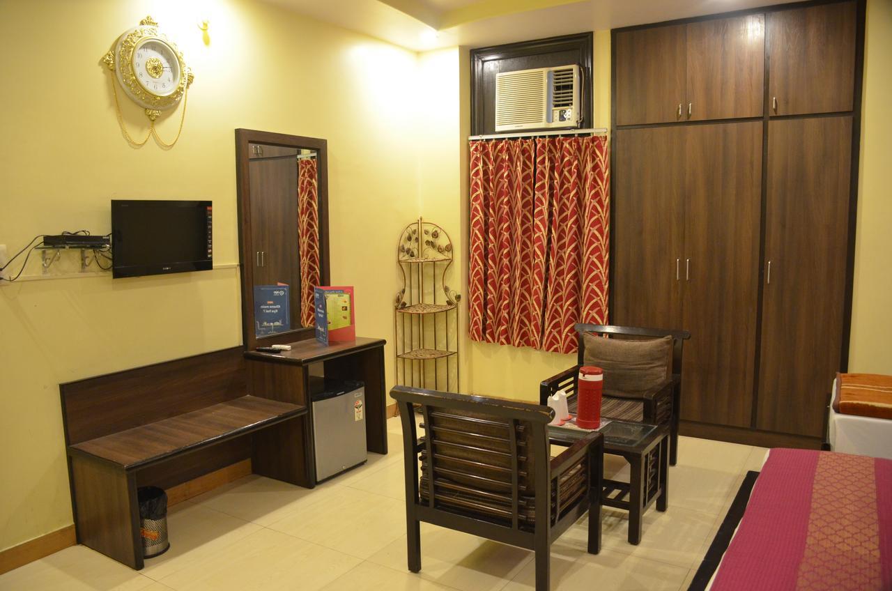 Hotel Jinendra Inn ชัยปุระ ภายนอก รูปภาพ