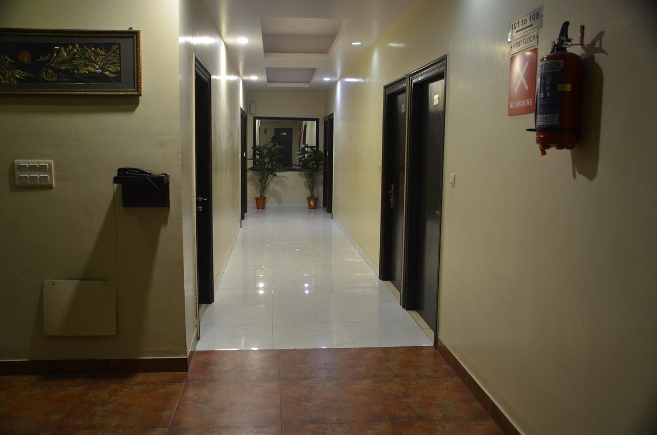 Hotel Jinendra Inn ชัยปุระ ภายนอก รูปภาพ