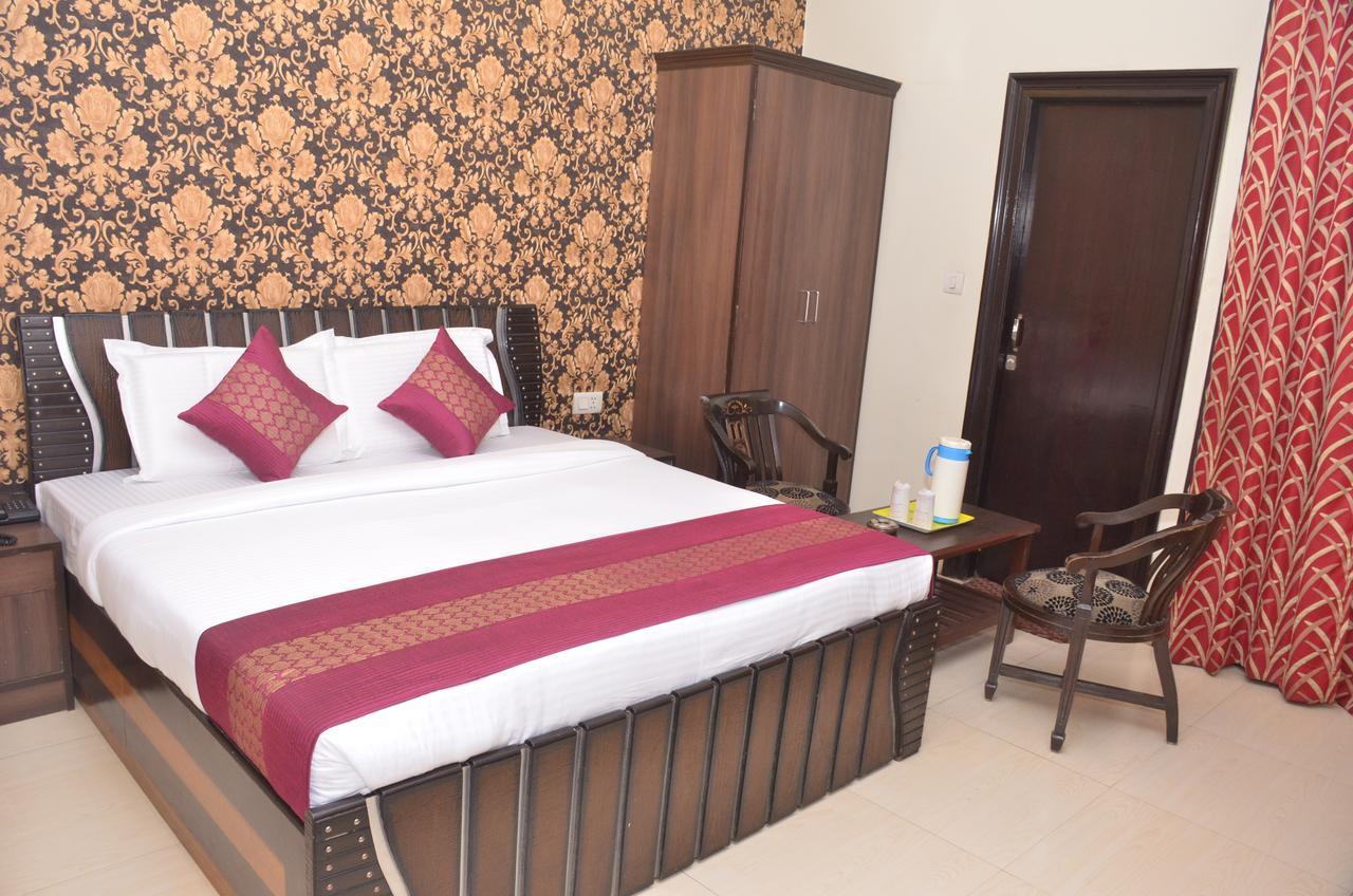 Hotel Jinendra Inn ชัยปุระ ภายนอก รูปภาพ