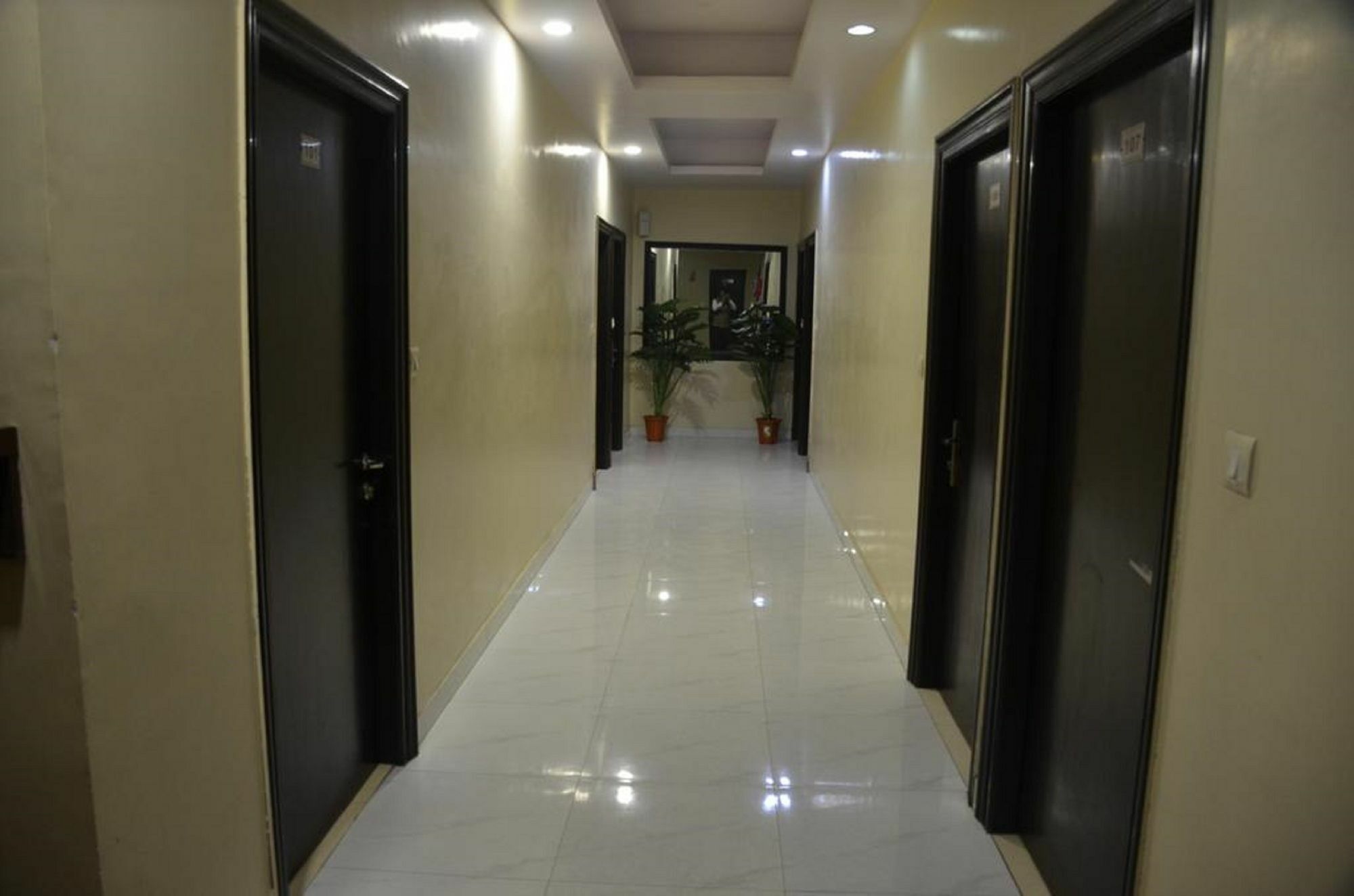 Hotel Jinendra Inn ชัยปุระ ภายนอก รูปภาพ