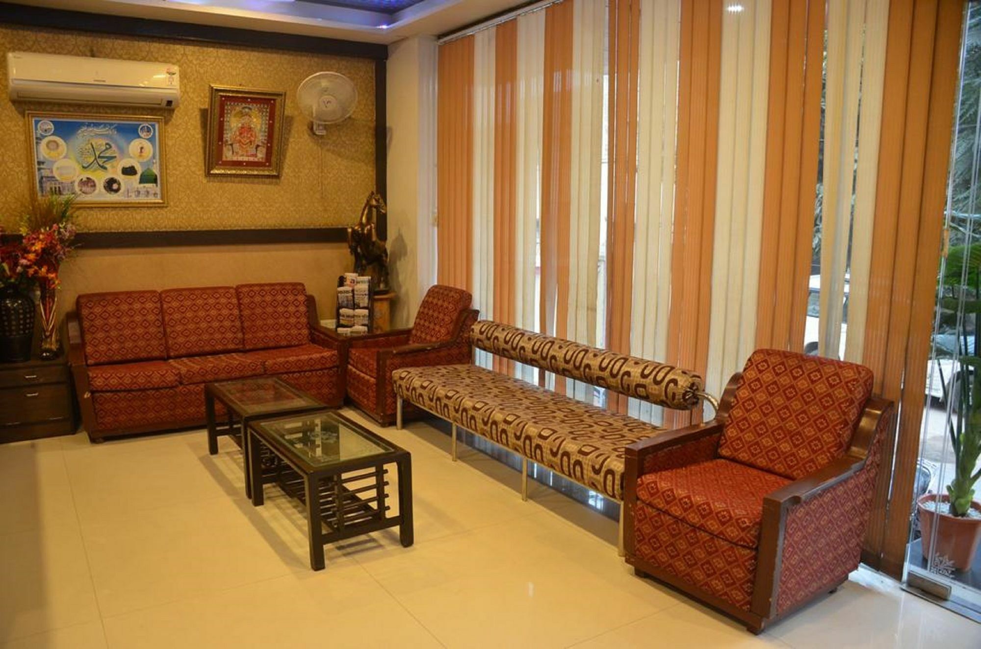 Hotel Jinendra Inn ชัยปุระ ภายนอก รูปภาพ